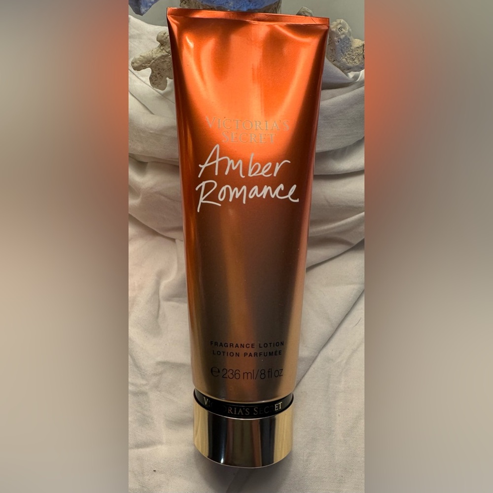 VICTORIA’S SECRET AMBER ROMANCE LOTION and MIST SET - Picture 6 of 6